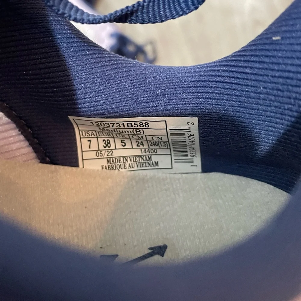 Brooks Launch 9 Shoes - Picture 5 of 5